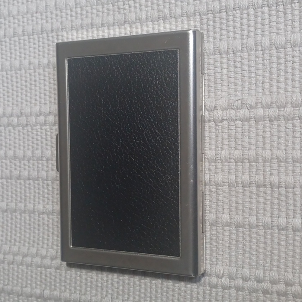 Card holder - Picture 2 of 4